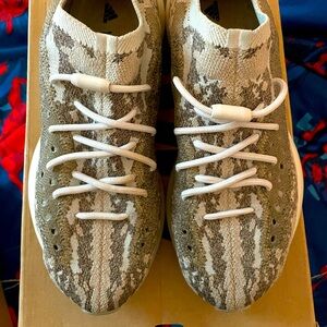 Yeezy 380 size 11